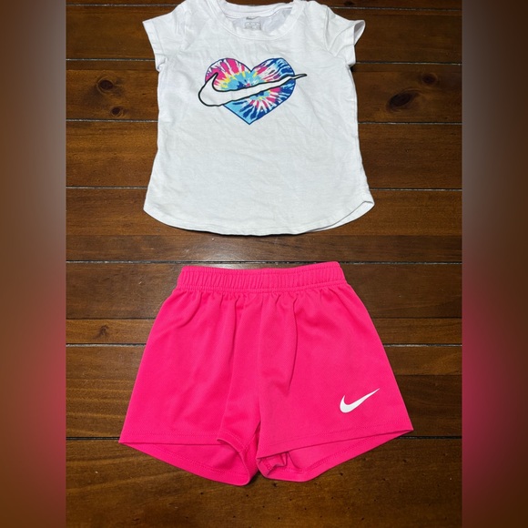 Nike White Tank with Vibrant Pink Shorts - Picture 1 of 3